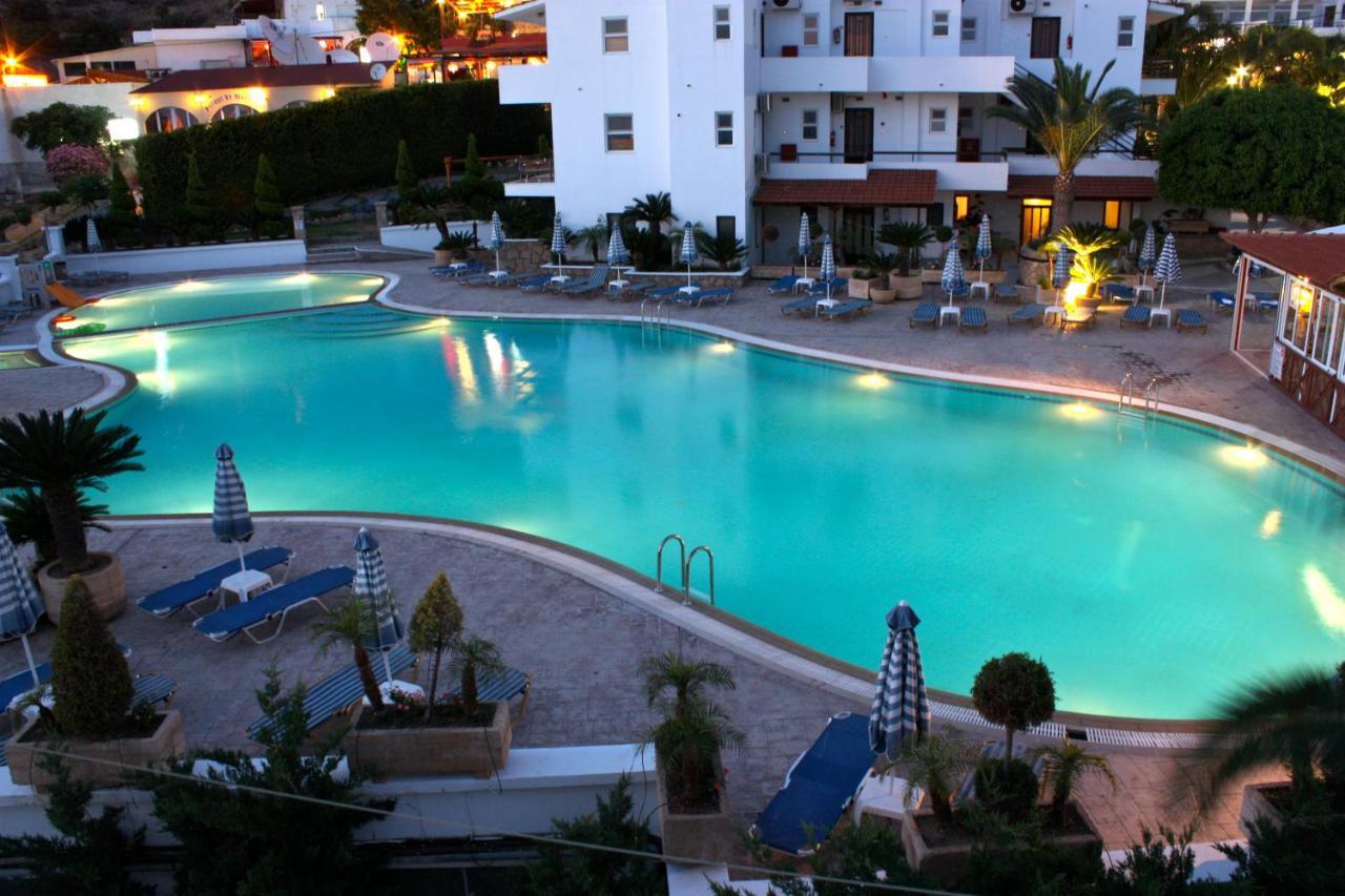 Coliseum Studios & Apartments Pefki Exteriér fotografie